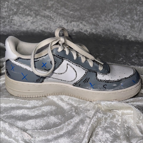 Nike Air Force 1’s - authentic and customized - Picture 9 of 13